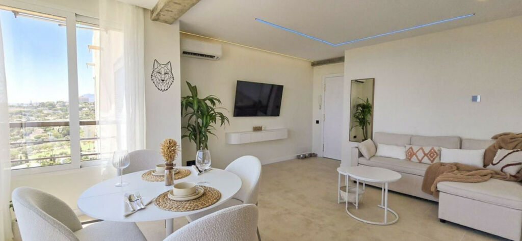 Penthouse Nueva Andalucía Málaga - image 3