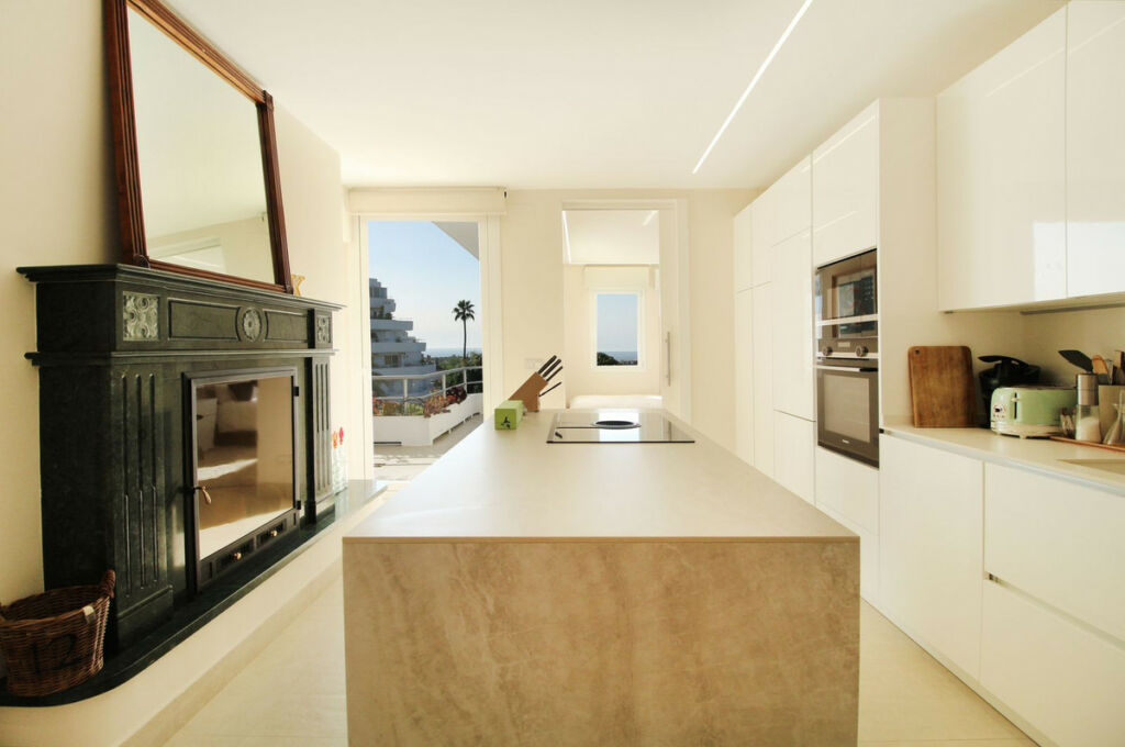 Middle Floor Apartment Guadalmina Alta Málaga - image 3