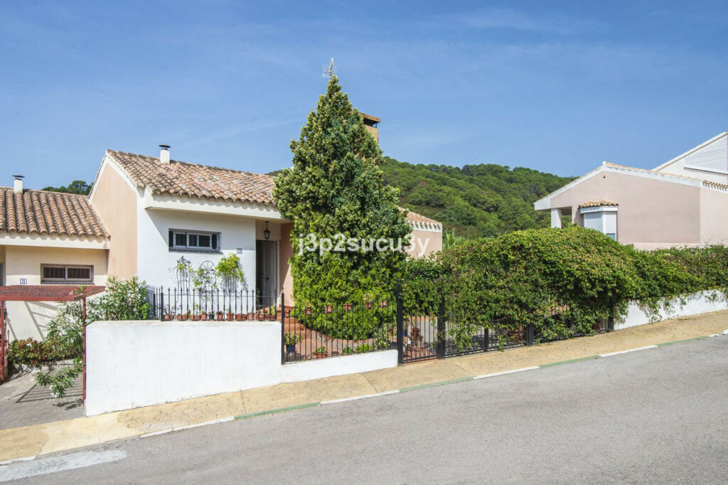 Semi-Detached House Estepona Málaga - image 3