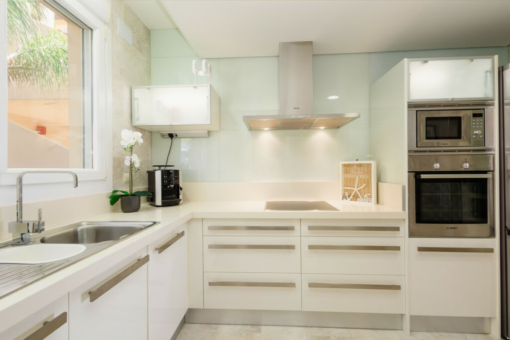Penthouse Nueva Andalucía Málaga - image 3