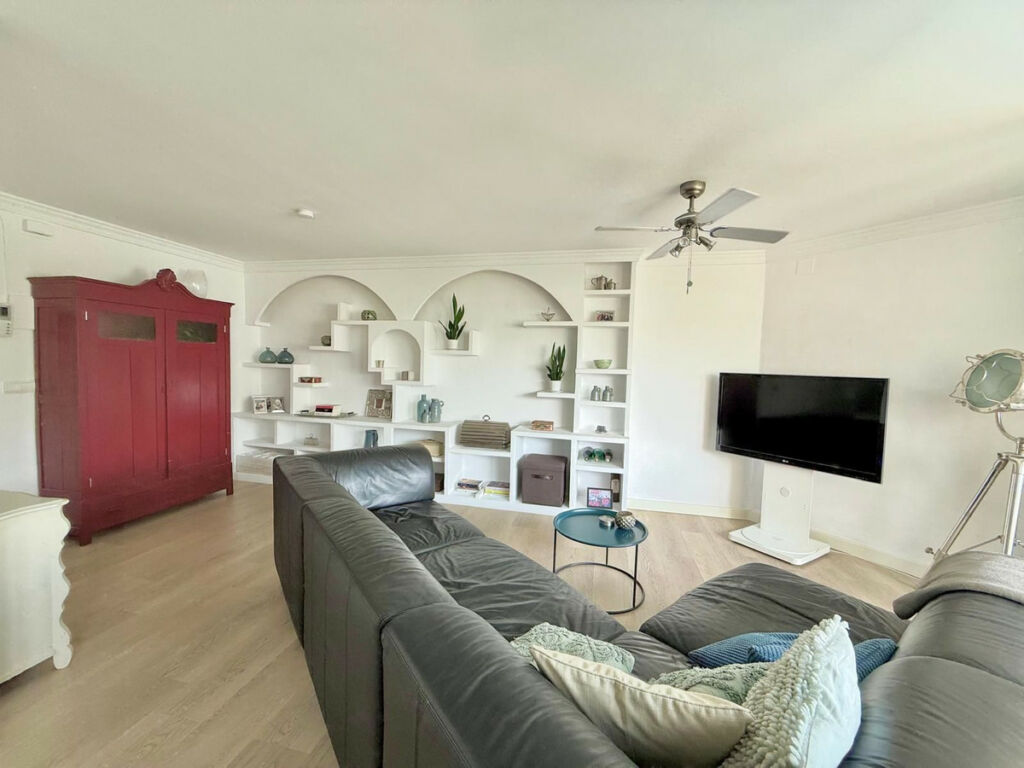 Middle Floor Apartment Torreblanca Málaga - image 3