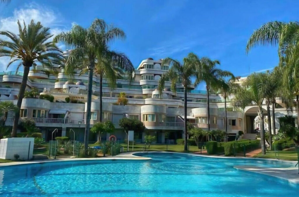 Duplex Puerto Banús Málaga - image 4