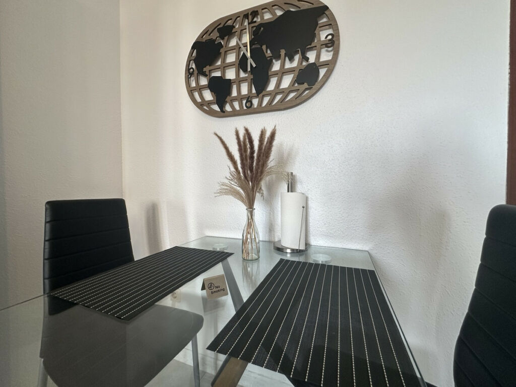 Middle Floor Apartment Torrevieja Alicante - image 3
