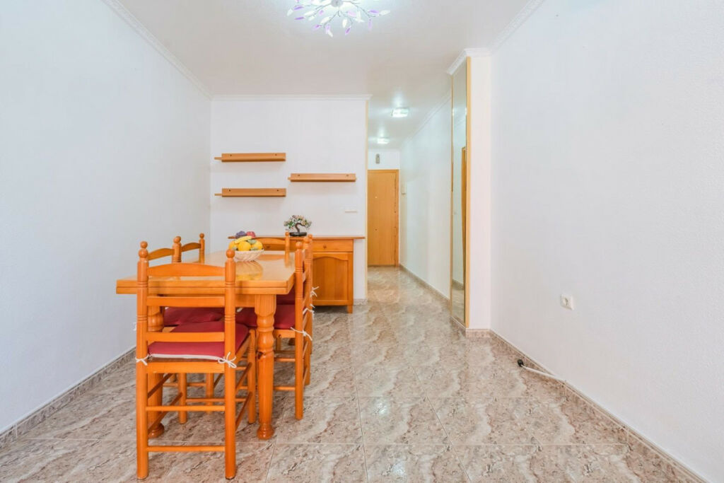 Middle Floor Apartment Playa Del Cura Alicante - image 3