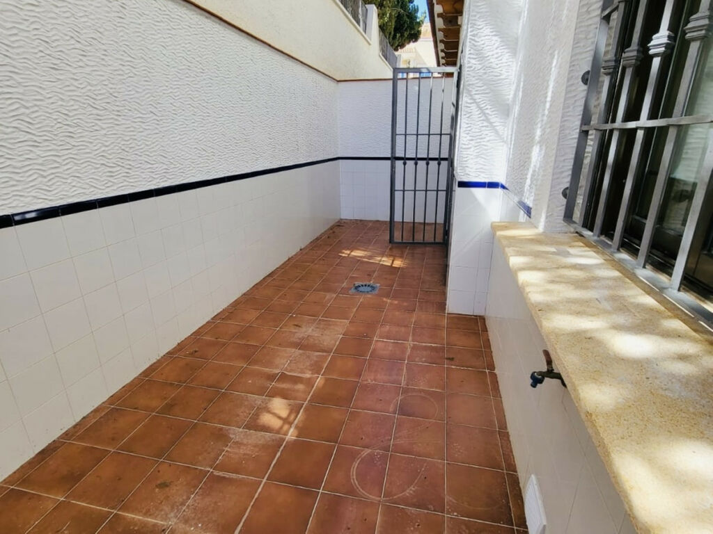 Townhouse San Miguel de Salinas Alicante - image 3