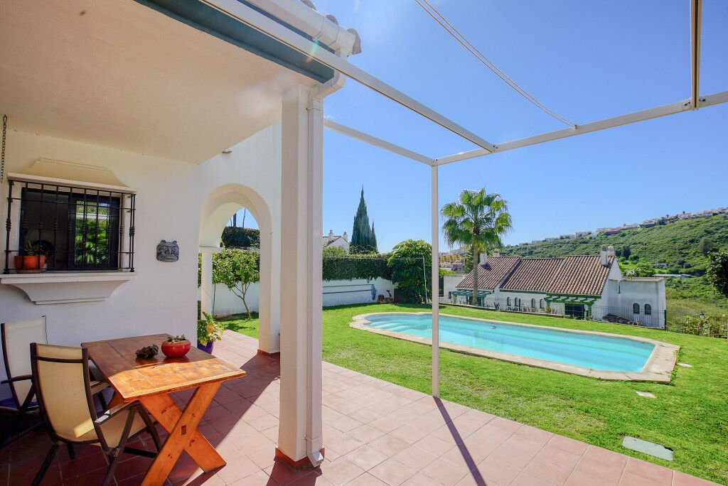 Detached Villa La Duquesa Málaga - image 3