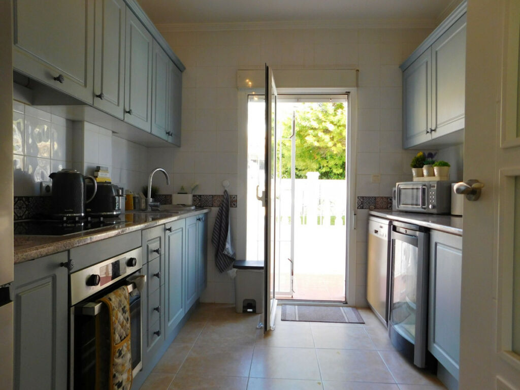 Detached Villa Villamartin Alicante - image 3
