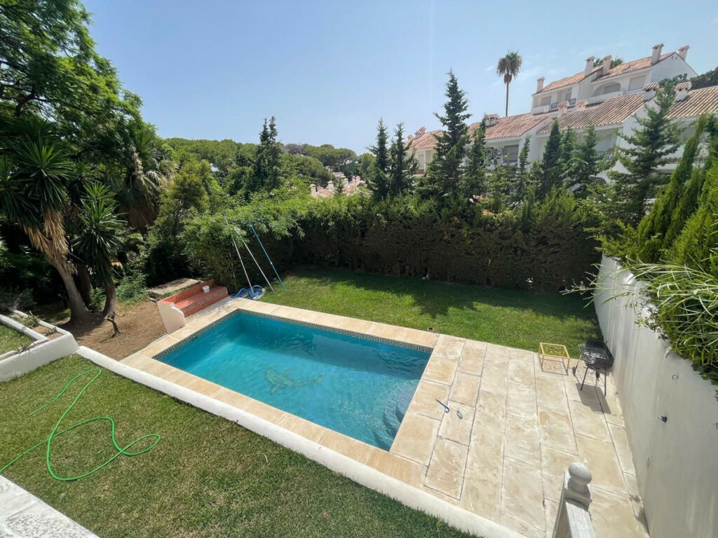 Detached Villa Torremuelle Málaga - image 3
