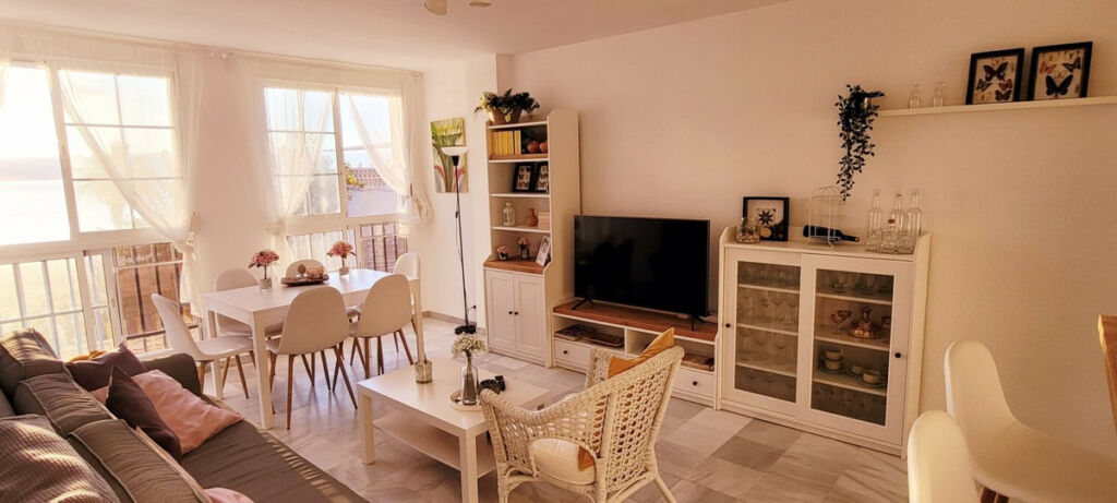 Middle Floor Apartment San Luis de Sabinillas Málaga - image 3