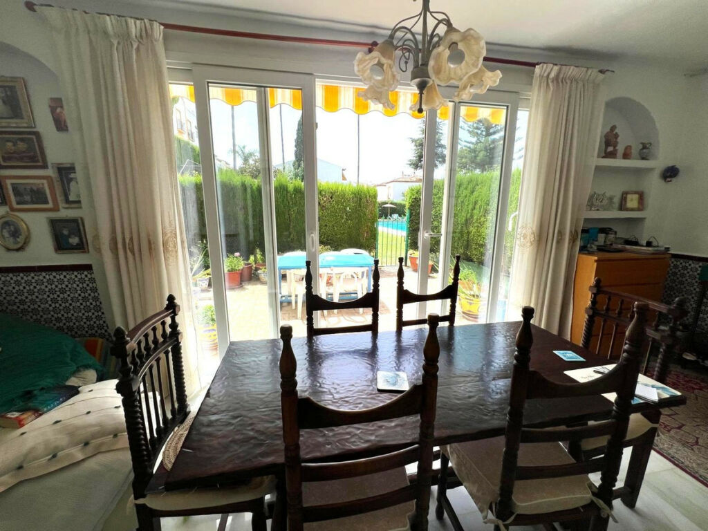Townhouse Atalaya Málaga - image 3