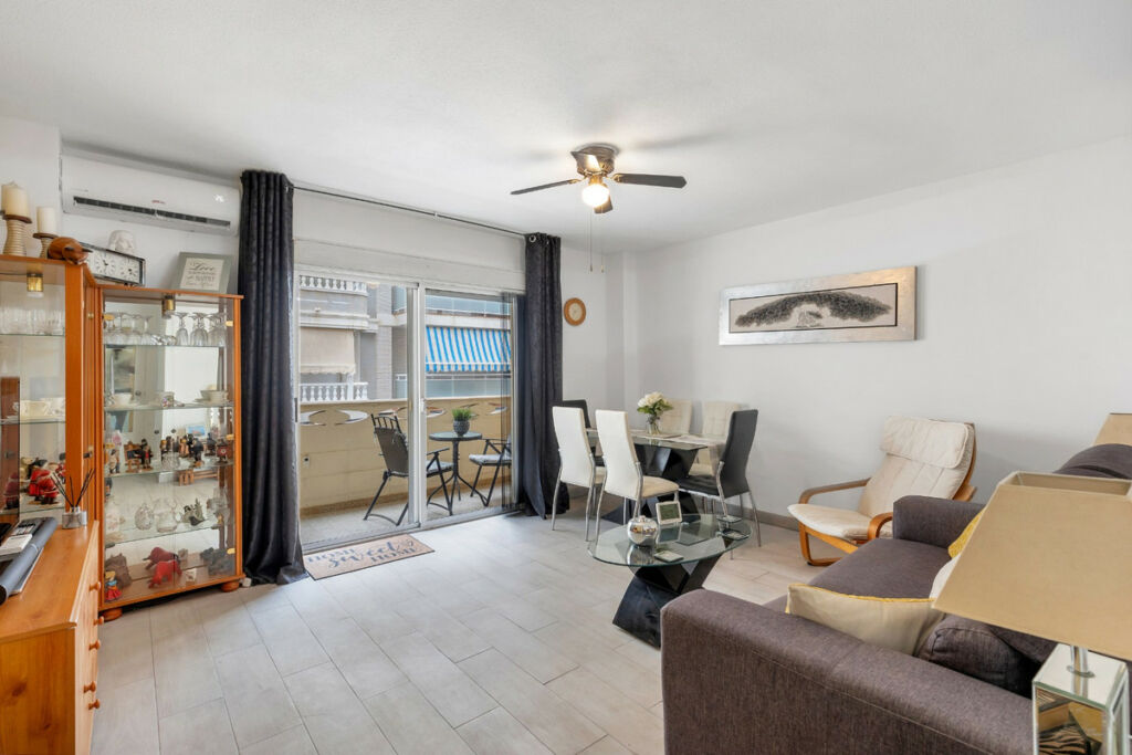 Middle Floor Apartment Playa Del Cura Alicante - image 3