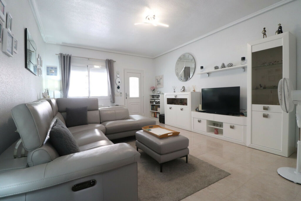 Townhouse Benijofar Alicante - image 3