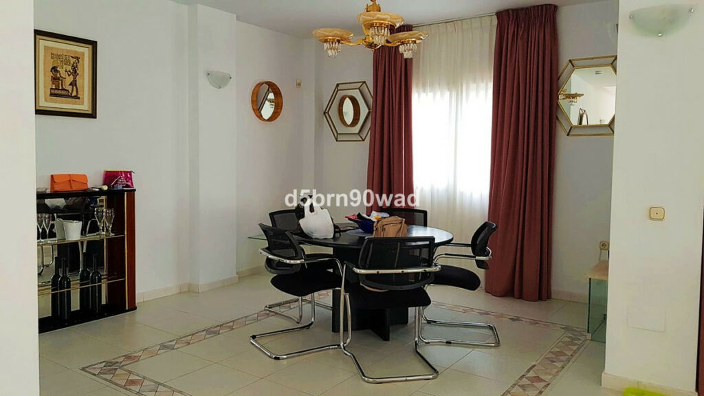 Detached Villa Marbella Málaga - image 3