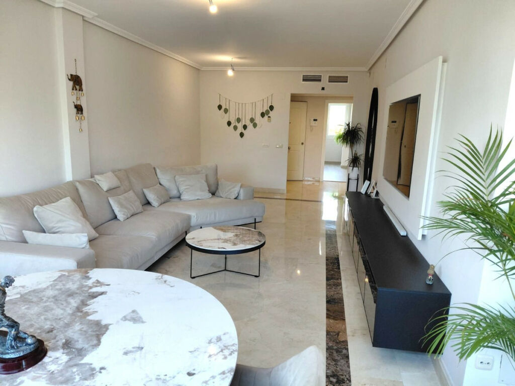 Middle Floor Apartment Marbella Málaga - image 3