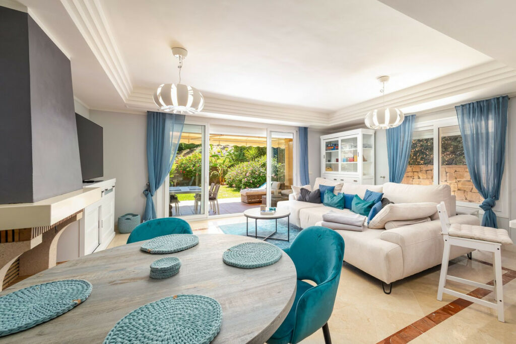 Semi-Detached House Riviera del Sol Málaga - image 3