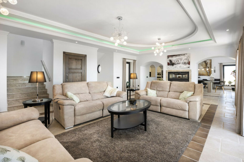 Detached Villa Mijas Málaga - image 3