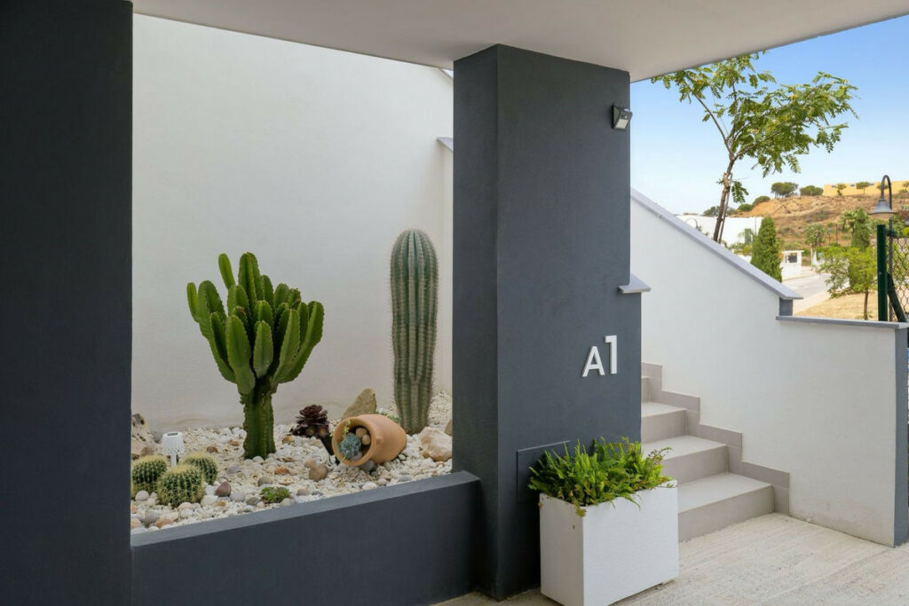 Semi-Detached House La Cala de Mijas Málaga - image 4