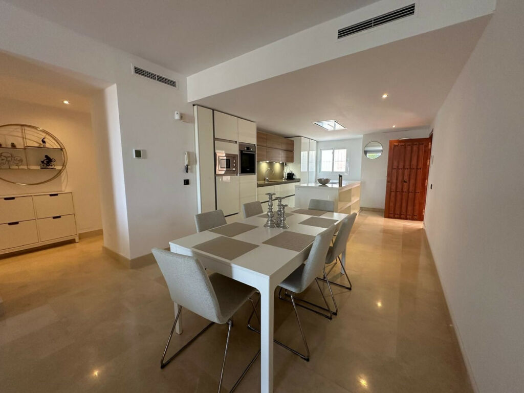 Ground Floor Apartment Nueva Andalucía Málaga - image 3