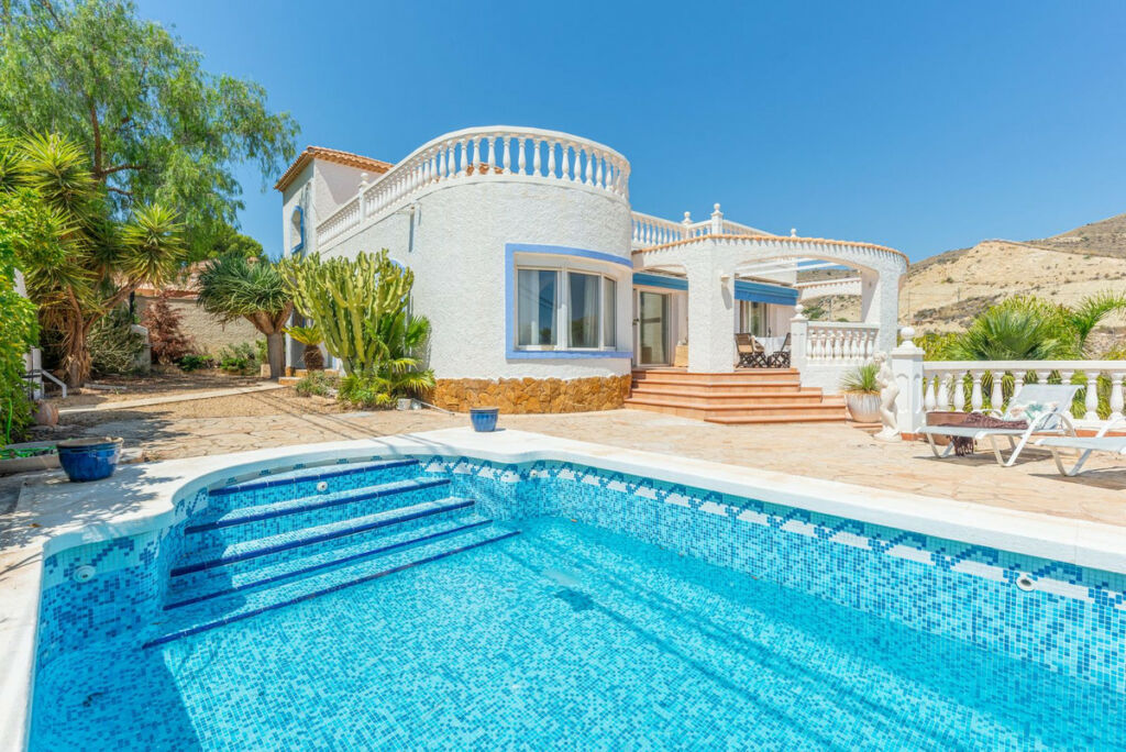 Detached Villa El Campello Alicante - image 3