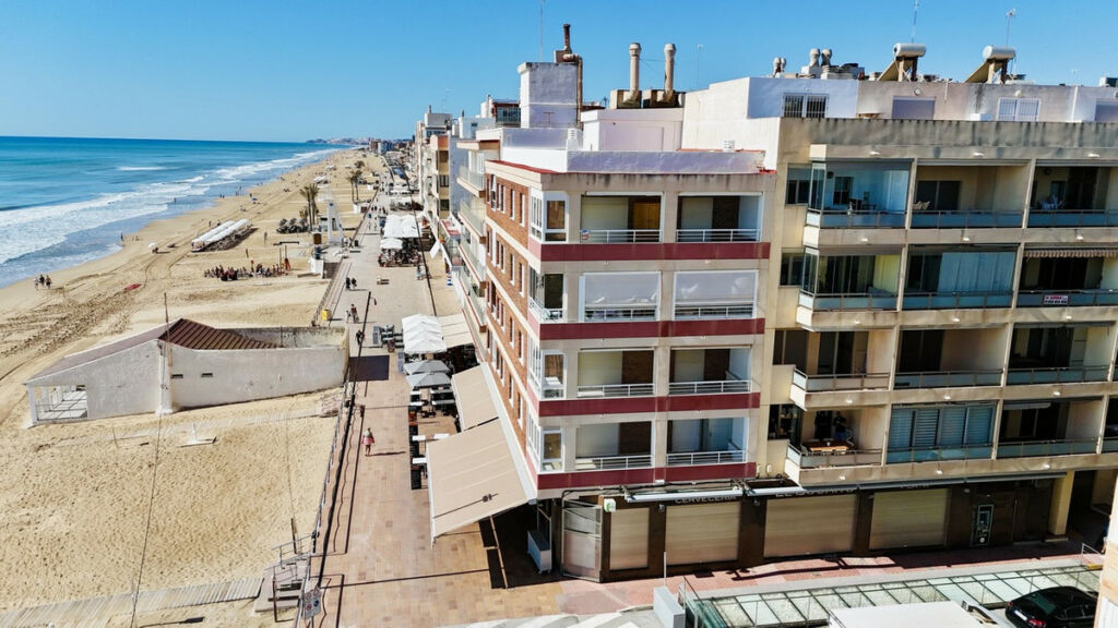 Middle Floor Apartment Guardamar del Segura Alicante - image 3