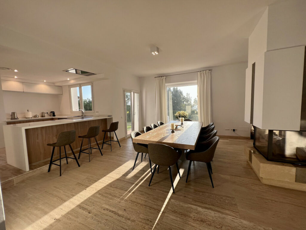 Detached Villa Manilva Málaga - image 3