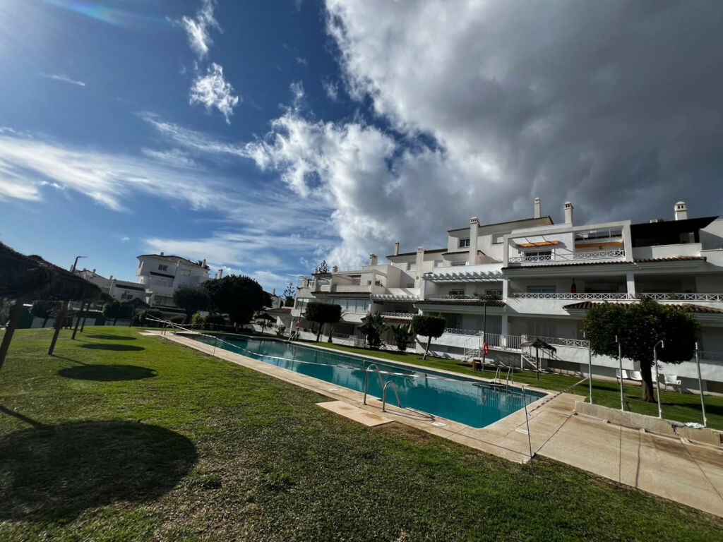 Middle Floor Apartment Río Real Málaga - image 3