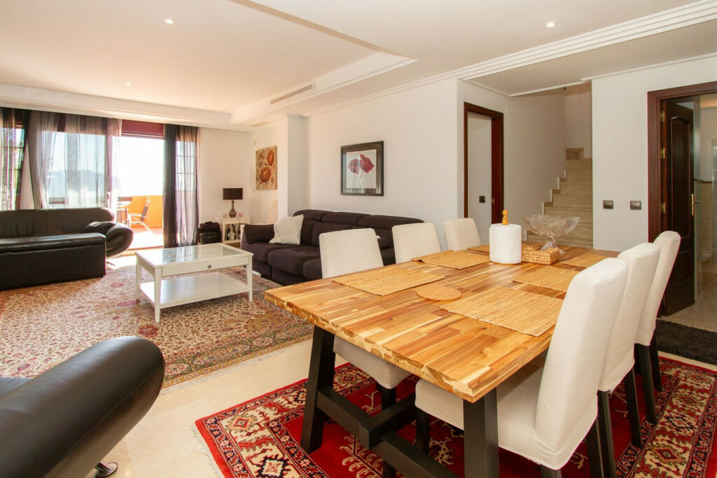 Penthouse La Mairena Málaga - image 3