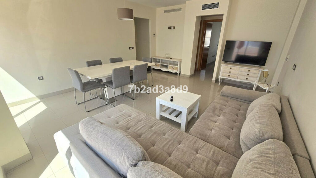 Middle Floor Apartment New Golden Mile Málaga - image 3
