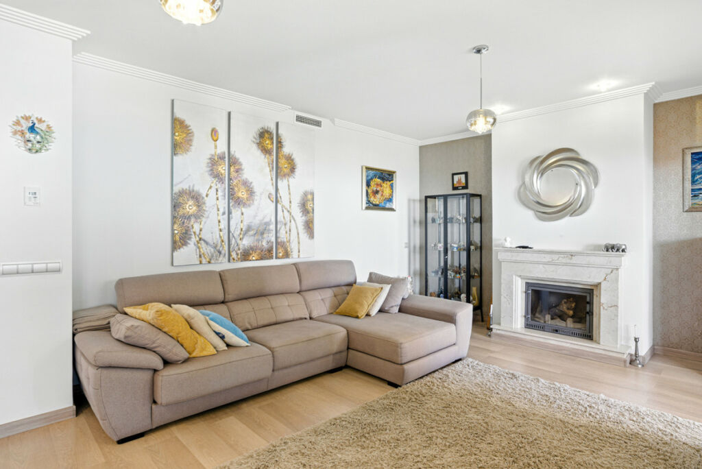 Townhouse Benahavís Málaga - image 3