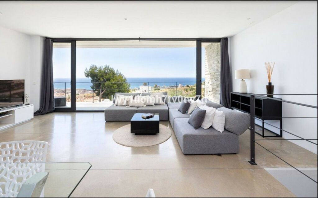 Detached Villa Benalmadena Málaga - image 3