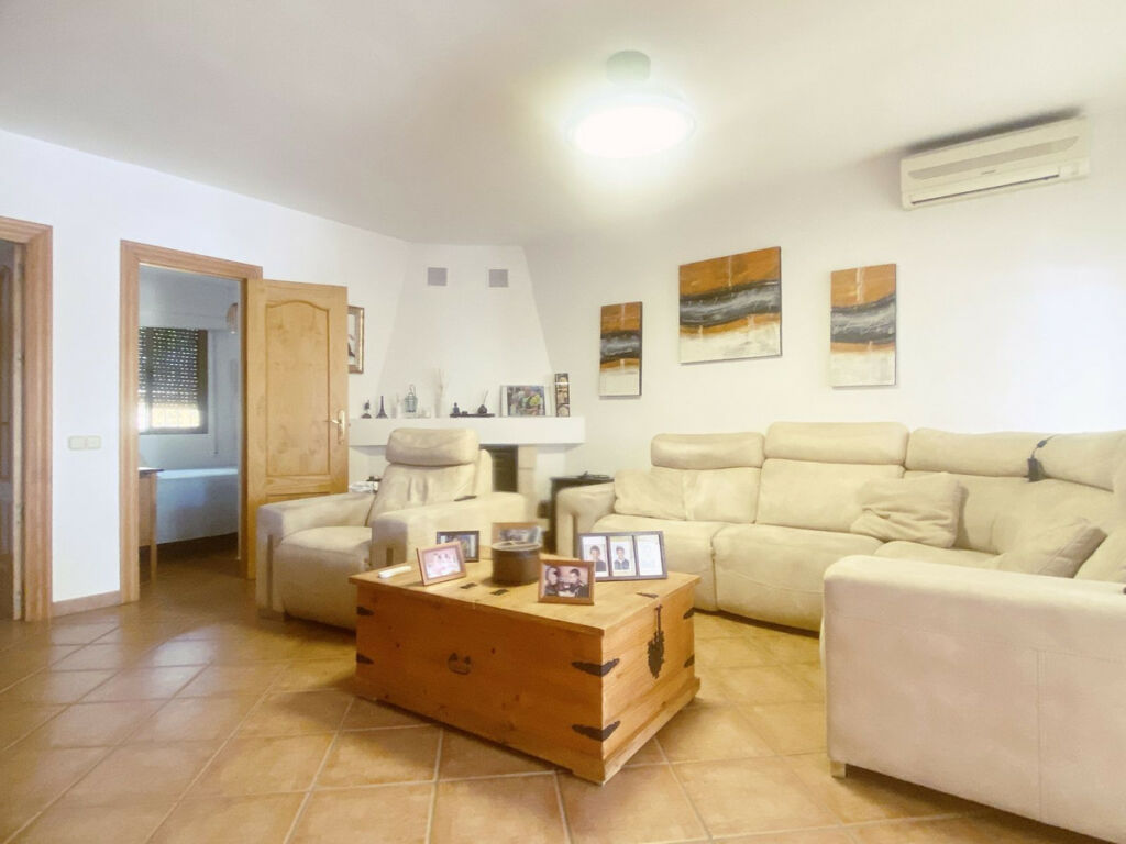 Detached Villa Elviria Málaga - image 3