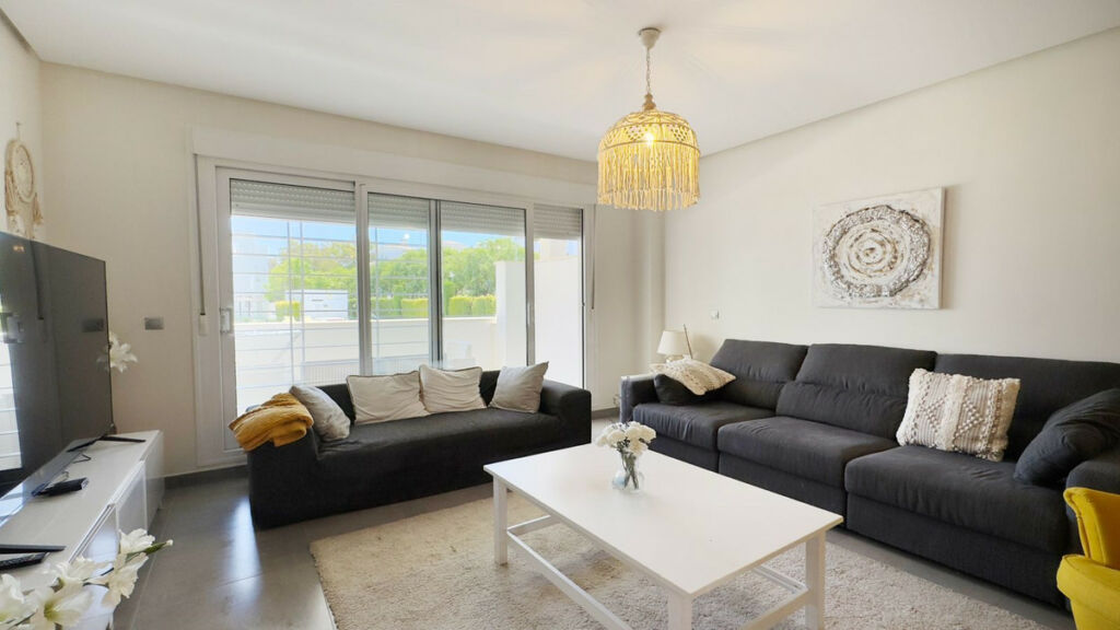 Ground Floor Apartment Nueva Andalucía Málaga - image 3