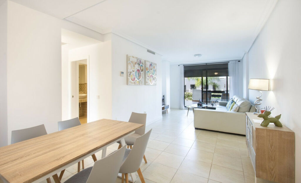 Ground Floor Apartment Selwo Málaga - image 3