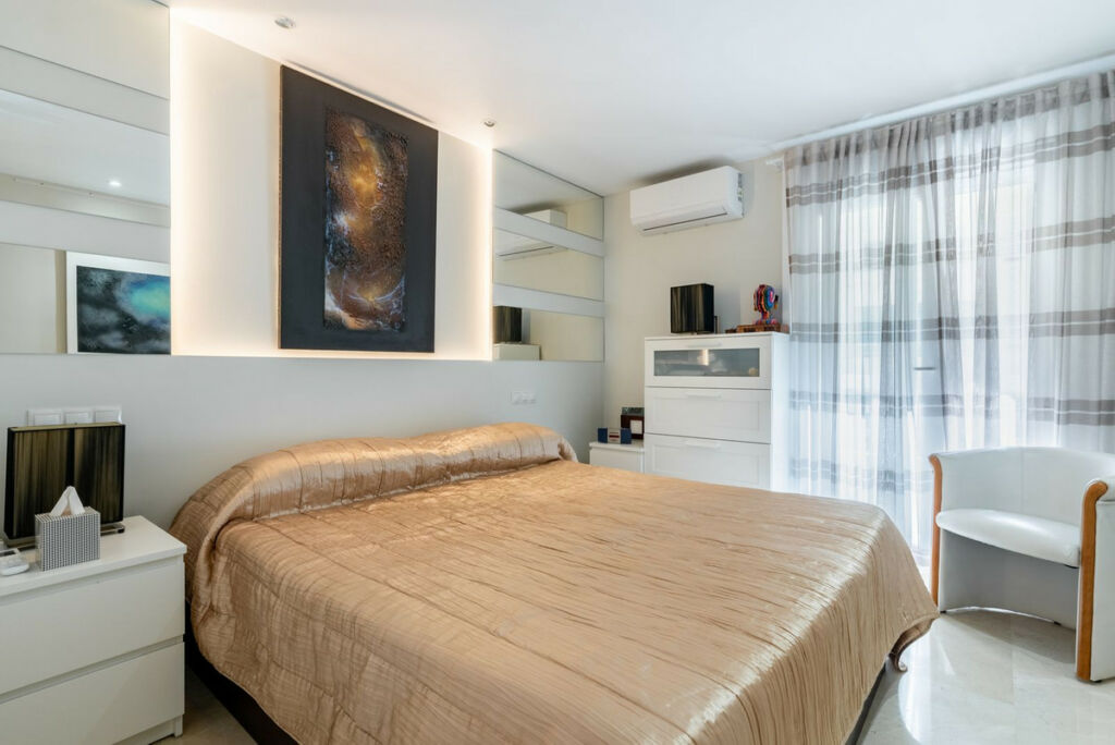 Middle Floor Apartment Marbella Málaga - image 3