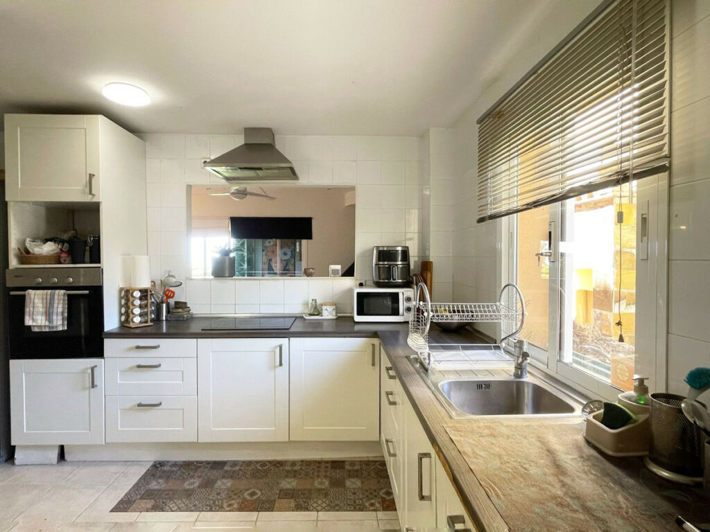 Semi-Detached House Higueron Málaga - image 3