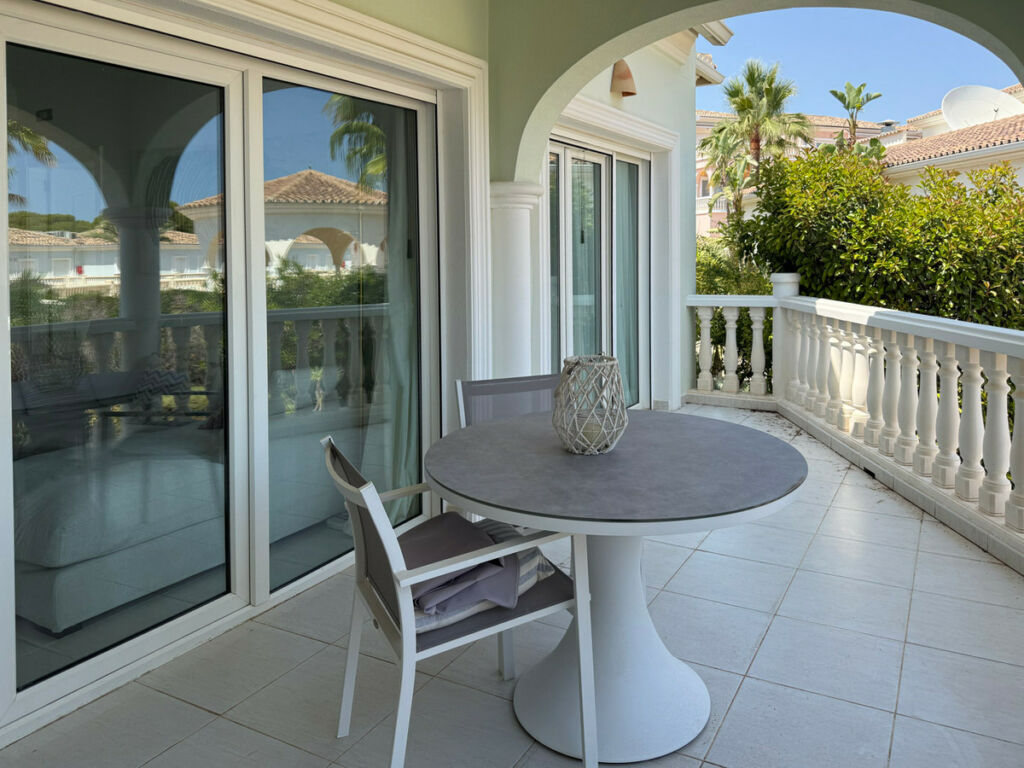 Middle Floor Apartment Benissa Alicante - image 3