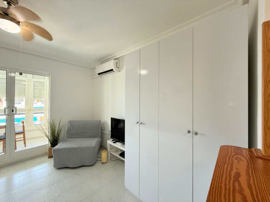 Middle Floor Apartment La Mata Alicante - image 3