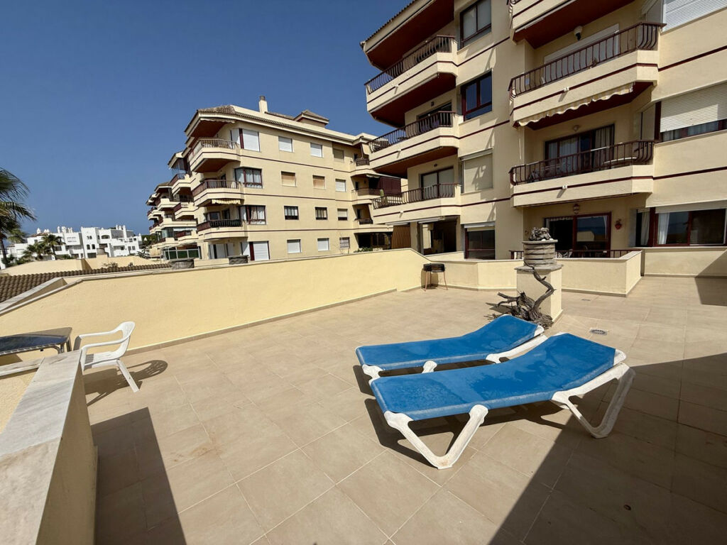 Middle Floor Apartment Mijas Costa Málaga - image 4