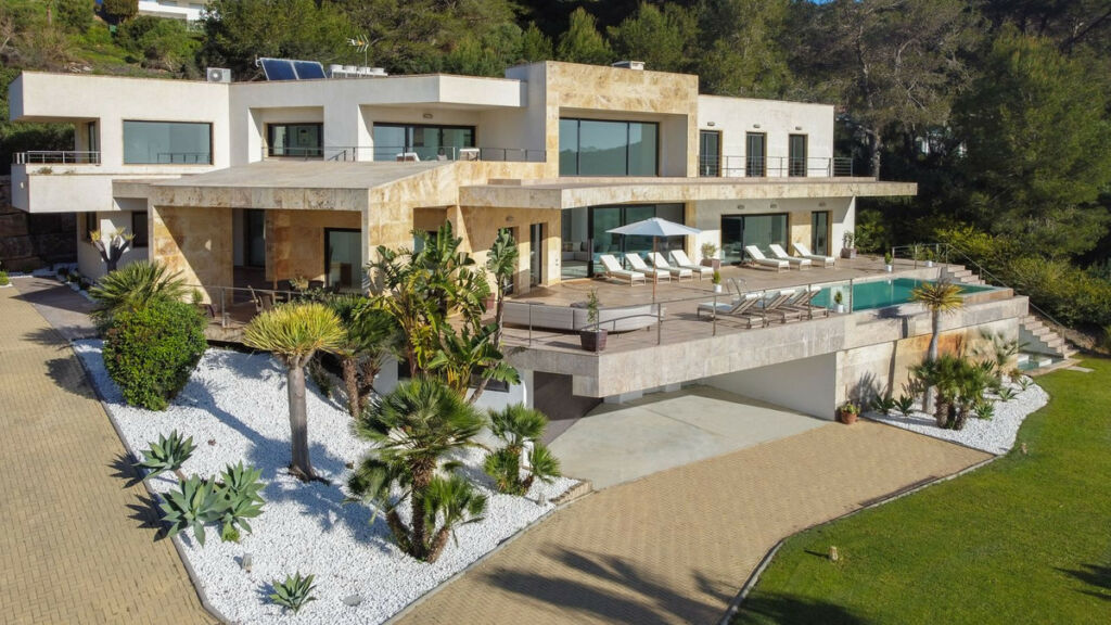 Detached Villa Sotogrande Cádiz - image 3
