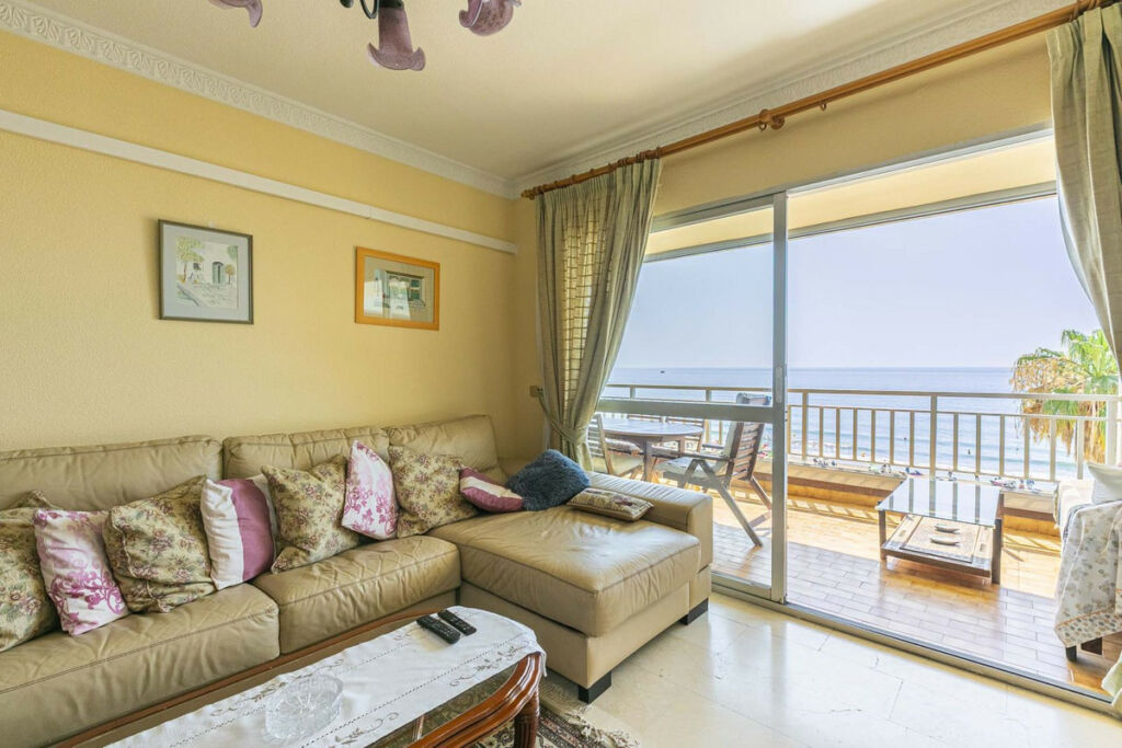 Middle Floor Apartment Fuengirola Málaga - image 3