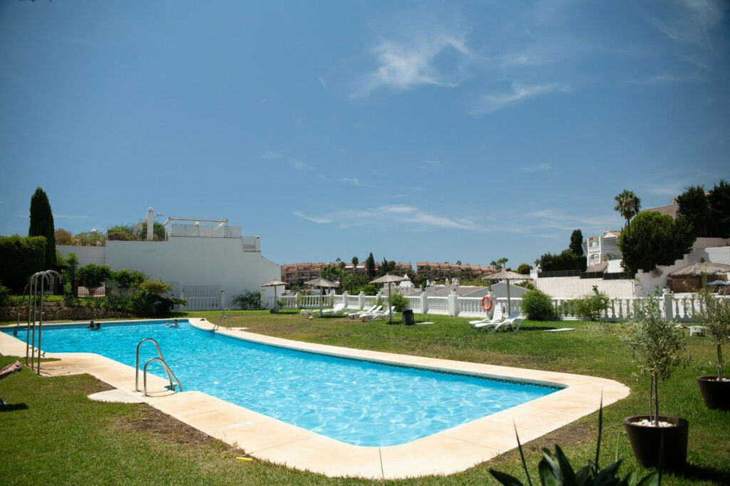 Townhouse Torrequebrada Málaga - image 3
