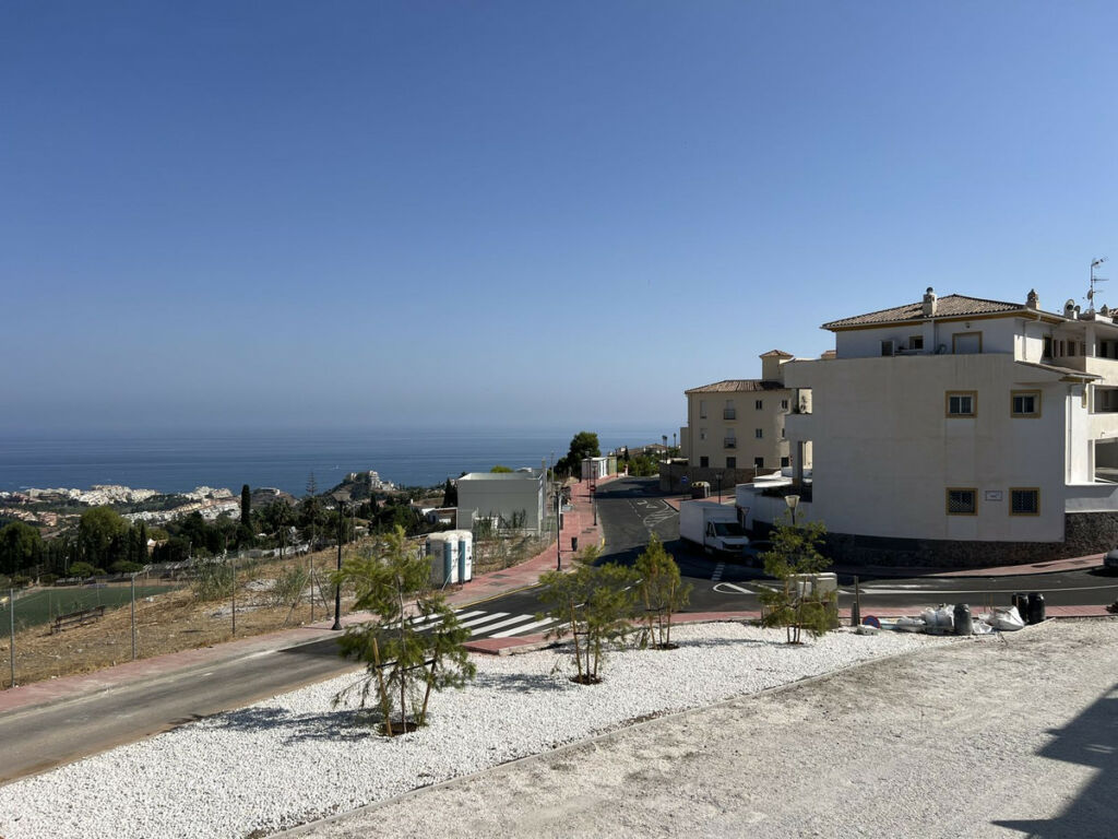 Ground Floor Apartment Benalmadena Pueblo Málaga - image 3