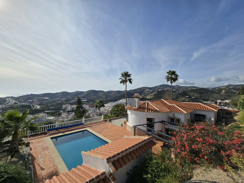 Detached Villa Torrox Málaga - image 3