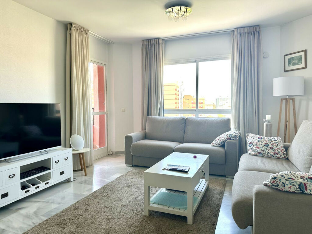 Middle Floor Apartment Los Boliches Málaga - image 3