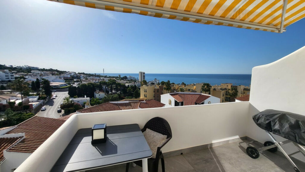 Top Floor Apartment Riviera del Sol Málaga - image 3