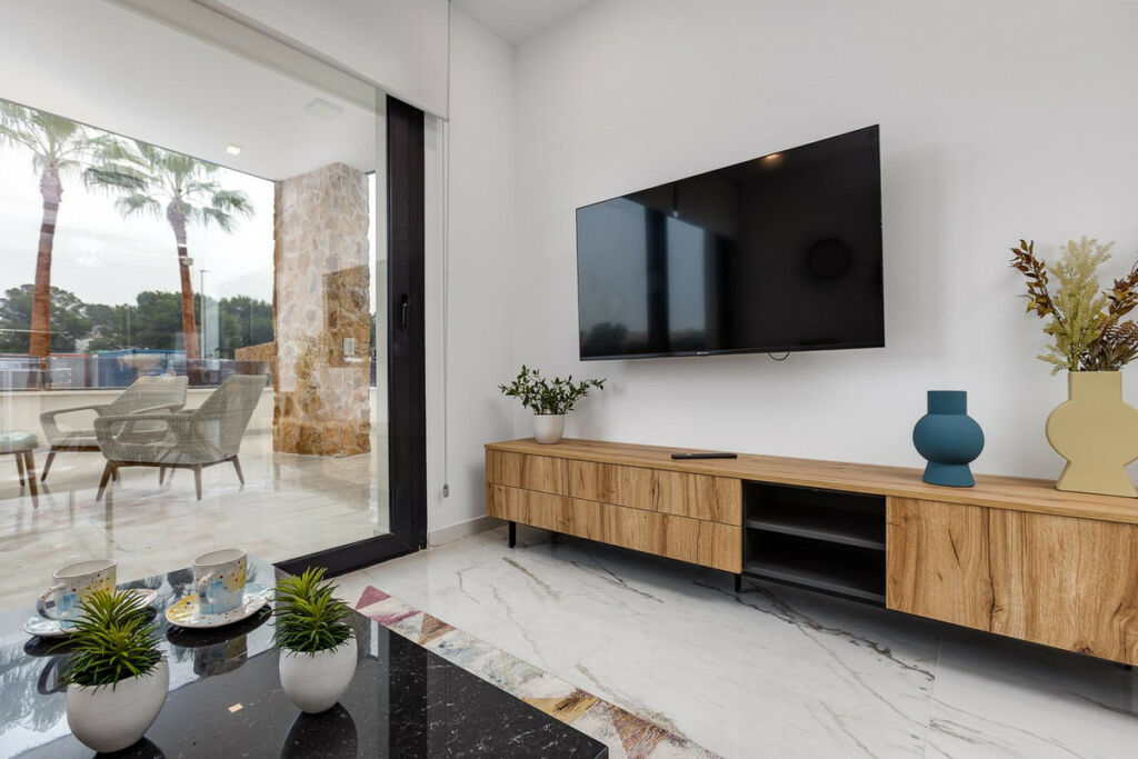 Middle Floor Apartment Los Altos Alicante - image 3