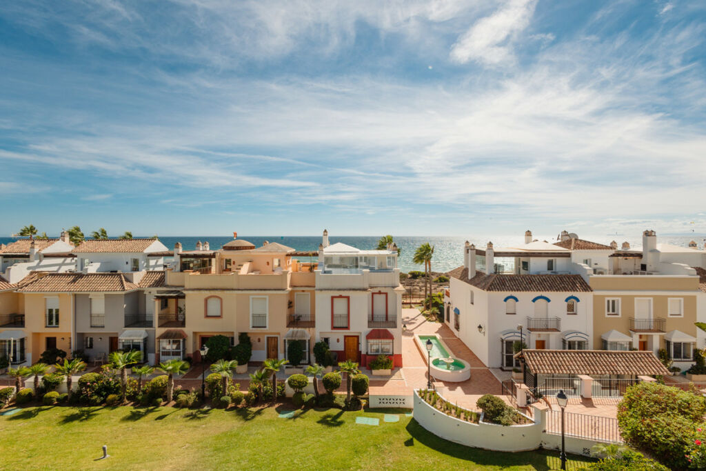 Semi-Detached House Bahía de Marbella Málaga - image 3