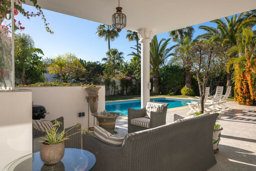 Detached Villa Marbesa Málaga - image 3