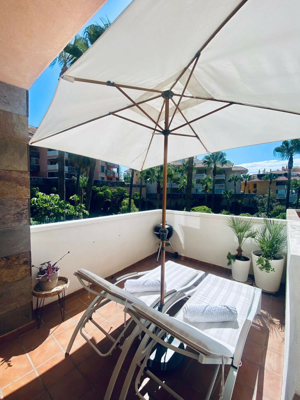 Middle Floor Apartment Higueron Málaga - image 3