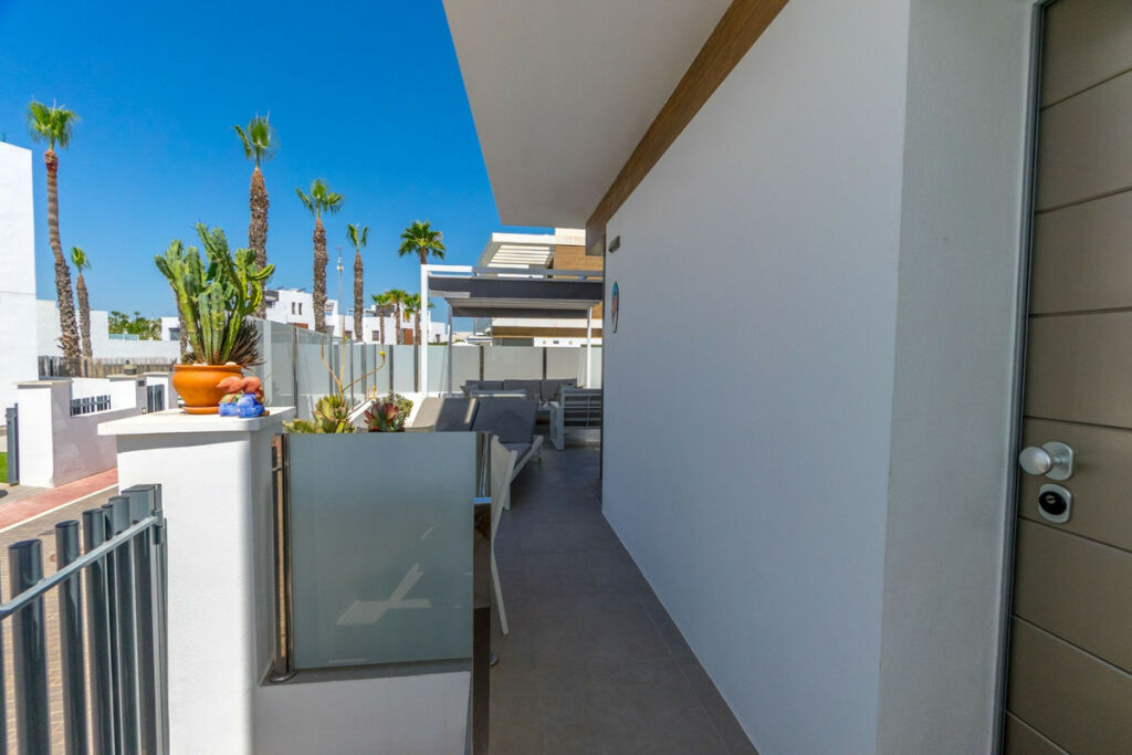 Detached Villa Villamartin Alicante - image 30